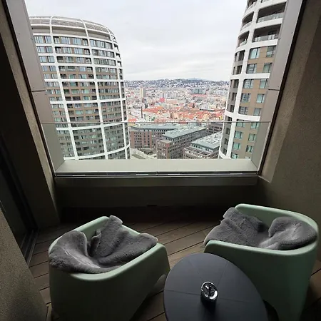 Апартаменти Skypark 24th Lounge *