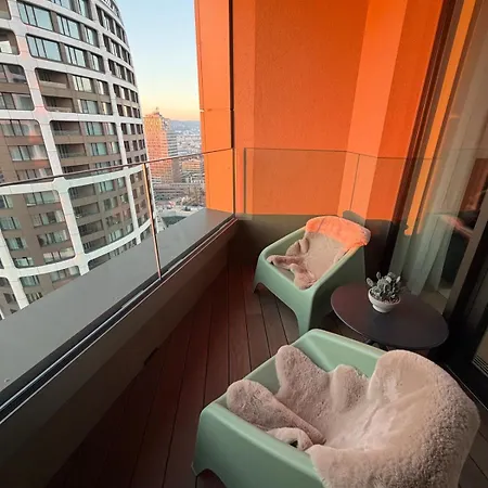 Skypark 24th Lounge Апартаменти Братислава